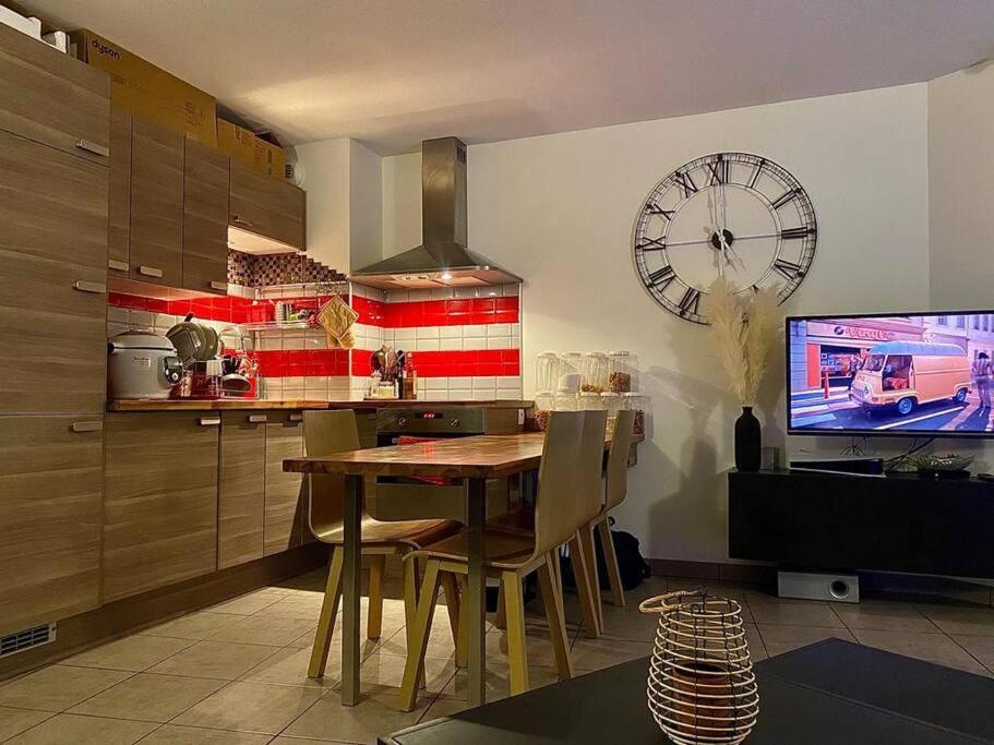 Apartamento Joli T2 Dans Annecy Exterior foto